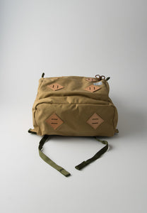 DAY PACK + LEATHER PATCH - SANDSTONE