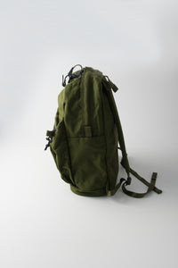 DAY PACK W/ LEATHER PATCH - MOSS W/ BLACK